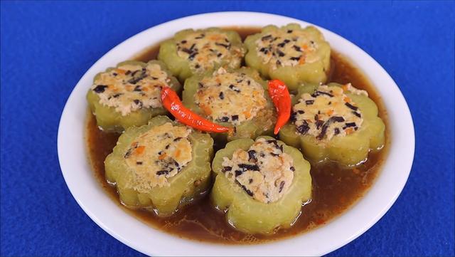 1. Giới thiệu về món Canh khổ qua nhồi đậu hũ nấu chay